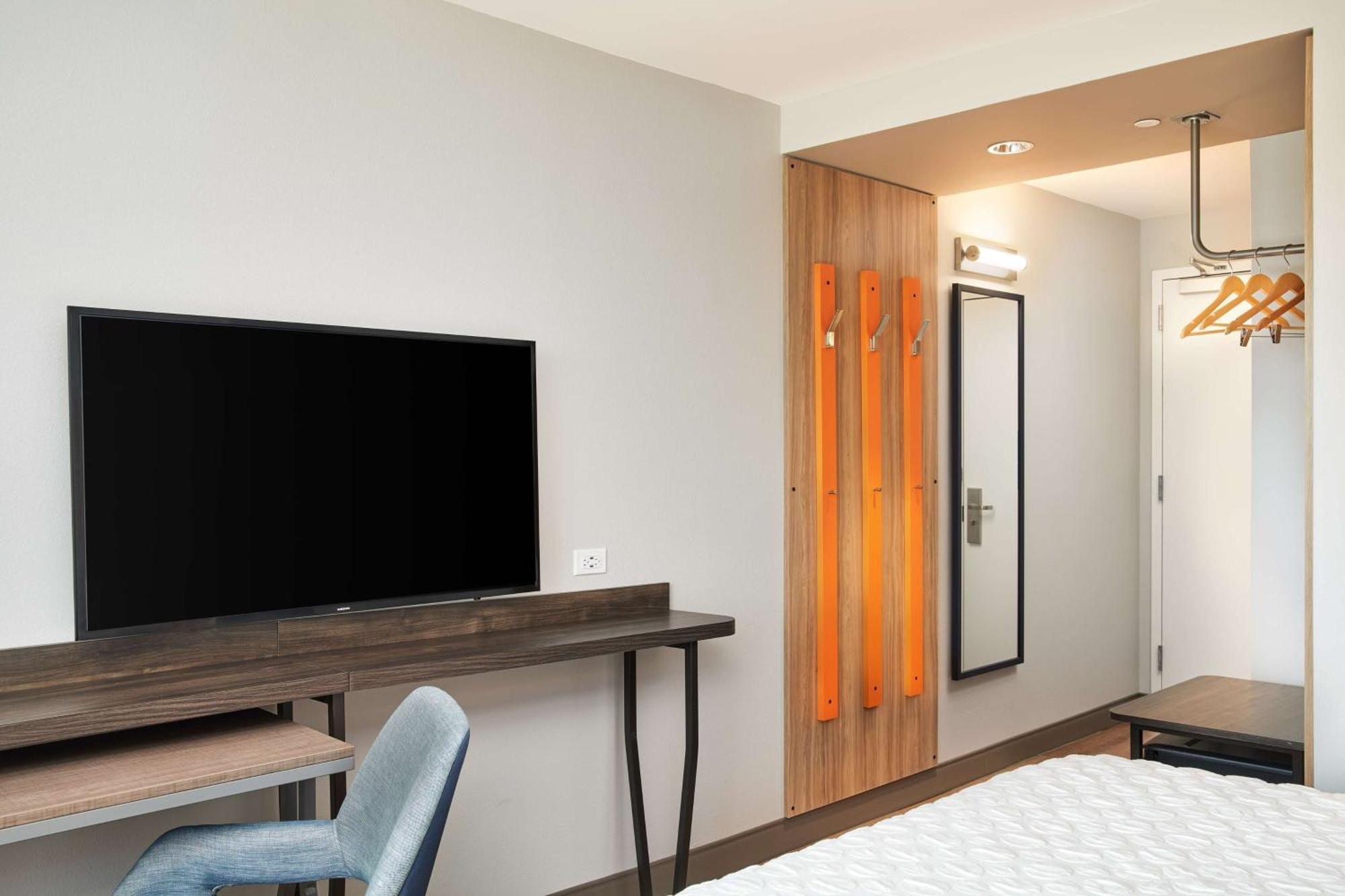 Tru By Hilton Ft Lauderdale Airport Hotel Dania Beach Exterior photo