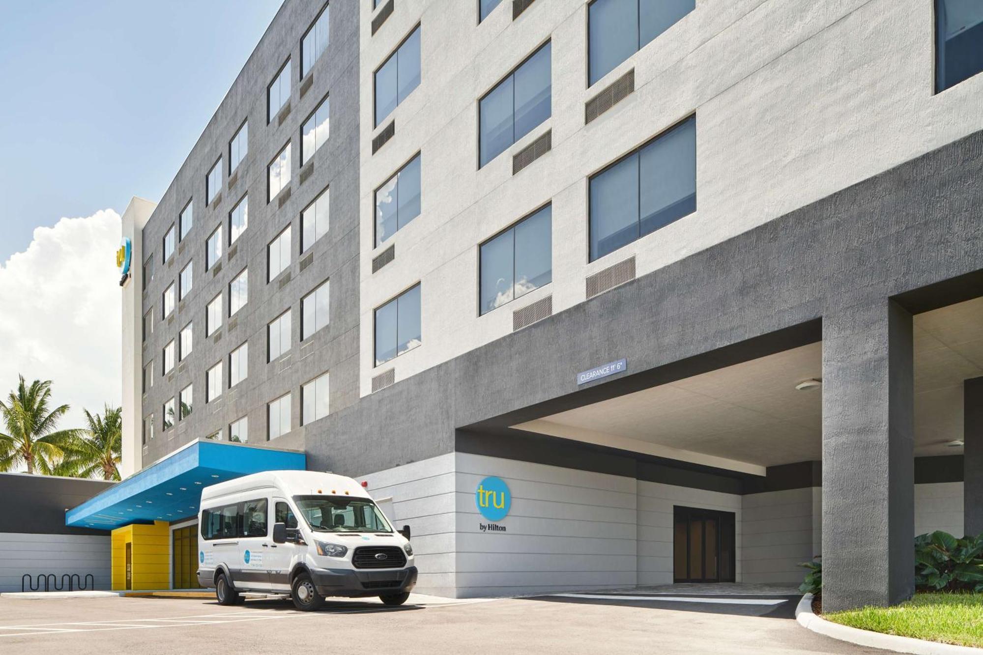 Tru By Hilton Ft Lauderdale Airport Hotel Dania Beach Exterior photo
