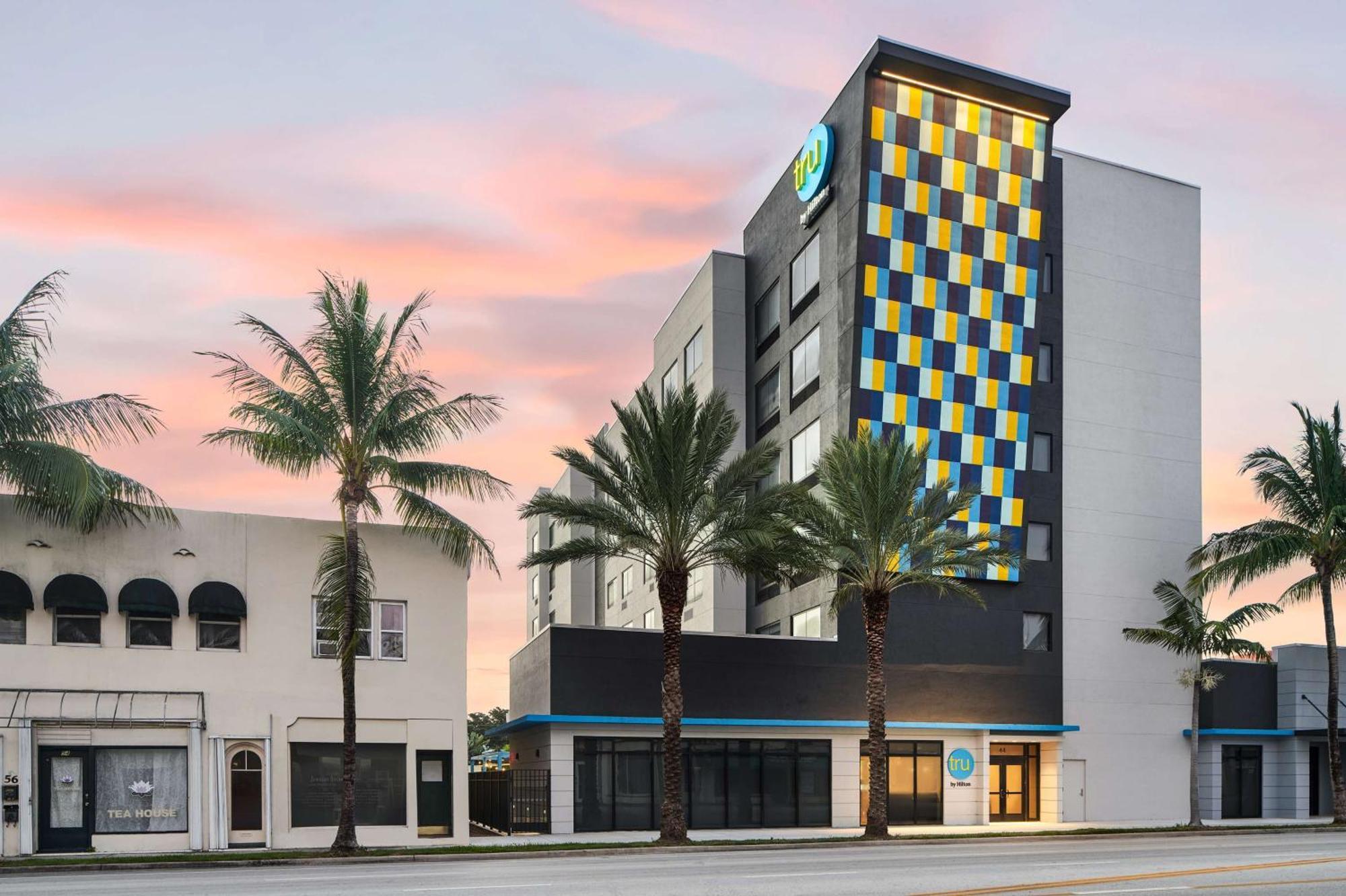 Tru By Hilton Ft Lauderdale Airport Hotel Dania Beach Exterior photo