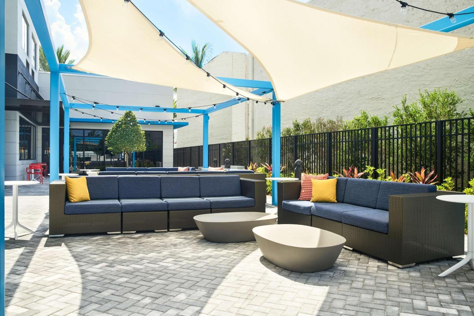 Tru By Hilton Ft Lauderdale Airport Hotel Dania Beach Exterior photo