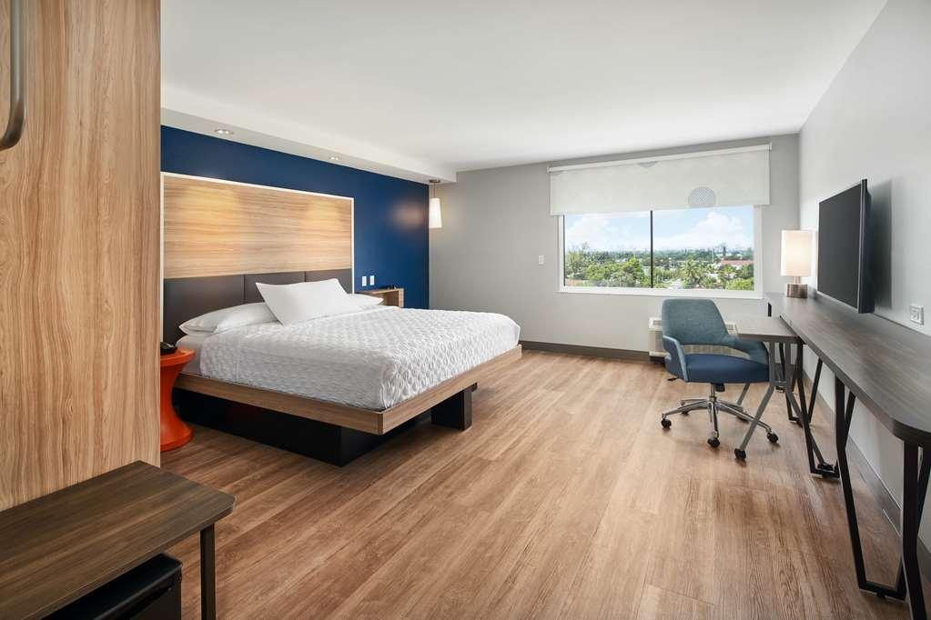 Tru By Hilton Ft Lauderdale Airport Hotel Dania Beach Room photo